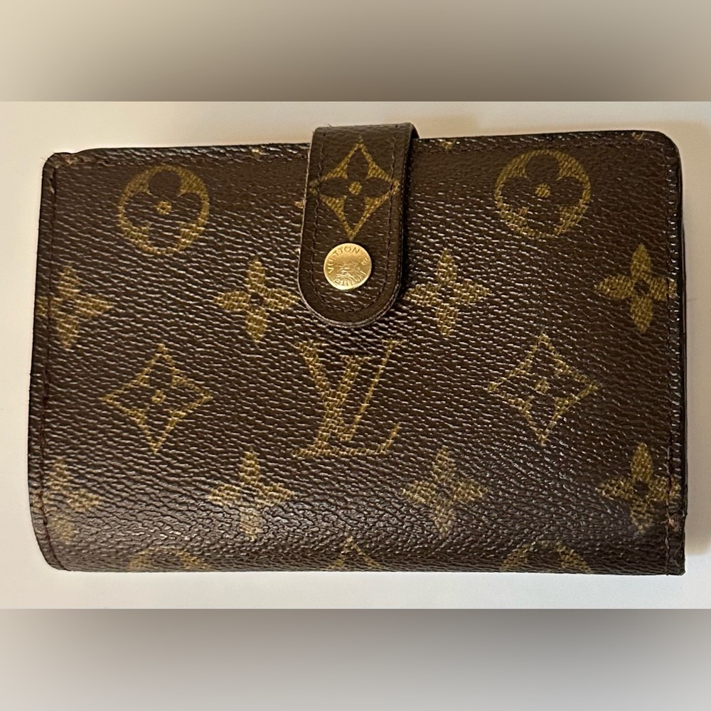 AUTHENTIC LOUIS VUITTON Monogram French
Purse Kiss Lock Wallet